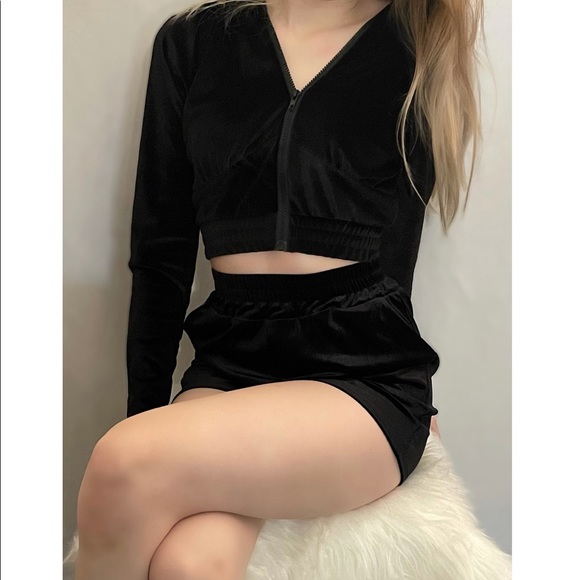 ✨NEW✨ Velour Jacket and Shorts Set Black - Picture 3 of 3